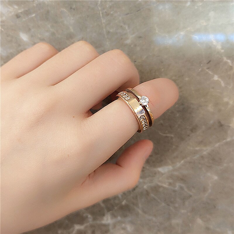 Anillo clásico de acero y titanio para mujer, sortija de dos letras de oro rosa para mujer, joyería para dedo, temperamento para para niña