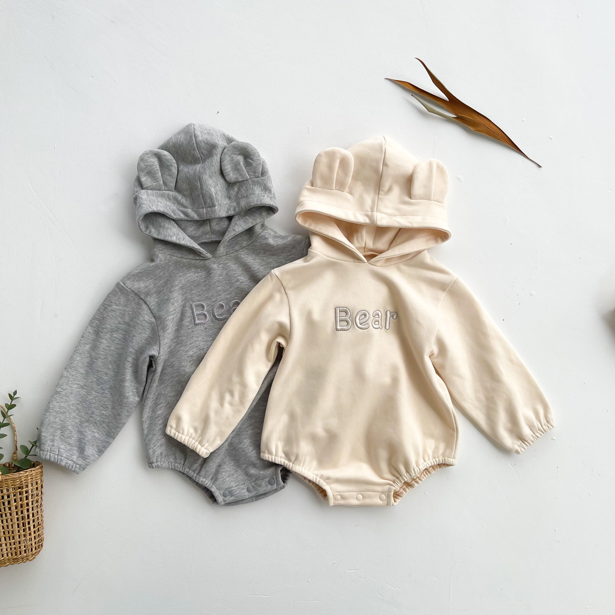 Frühlings- und herbst-Baby-Karosserie mit hasenohren, bestickt mit bärenmotiven, langärmelig, kapuze, baumwolle