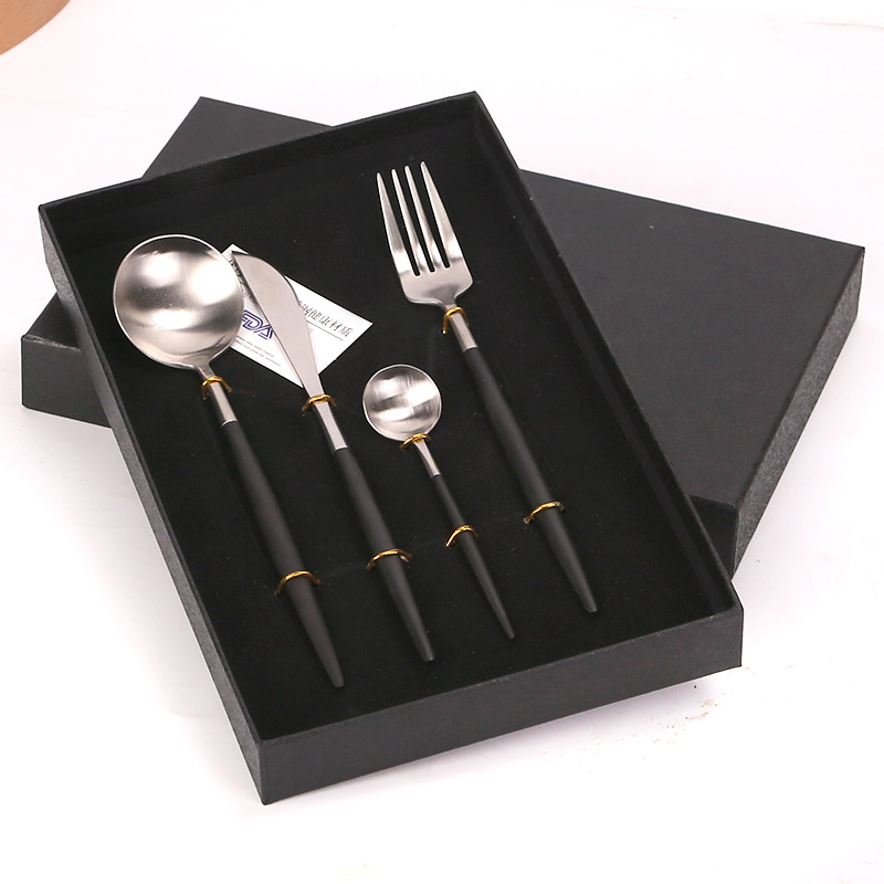 4pcs Serviesje servies 304 Roestvrij 18/10 Staal Bestek Set Steak Mes Vork Eetstokjes Set Koffie Lepel Theelepel Fla: Black and silver