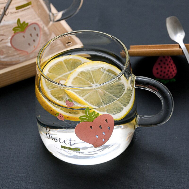 Cute Pastoral Style Glass Cups with Milk Breakfast Mug Office Flower Tea Cup Cold Drink Juice Mug: Three Strawberries