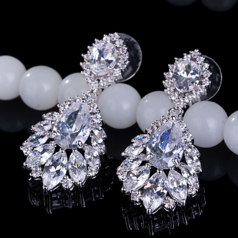 Mode AAA Zirconia Kroonluchter Dangle Oorbellen Wit Goud Kleur Kristal CZ Bruiloft Sieraden voor Vrouwen: Licht Geel Goud Kleur