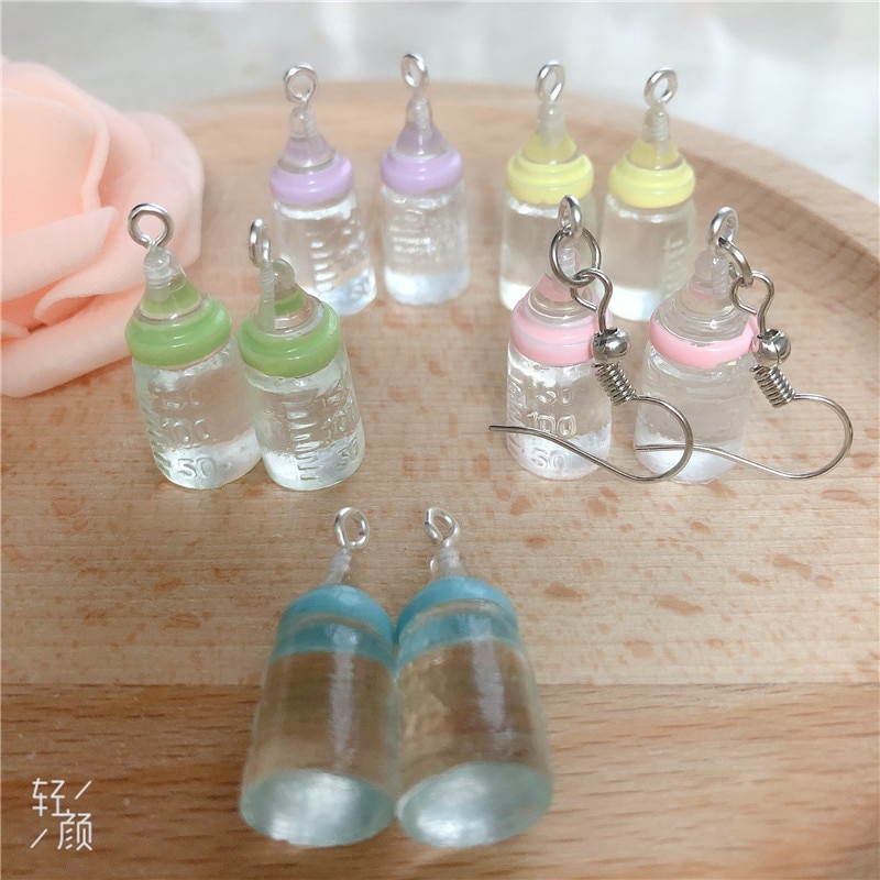 10 teile/paket Baby milch flasche Harz Baby Reize Handwerk Kunststoff Charme Ohrring Keychain DIY Schmuck Machen