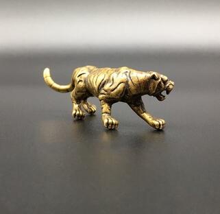 Mässing tiger den kinesiska zodiak djur solid mässing liten prydnad mini original tiger hem dekoration prydnad lycklig