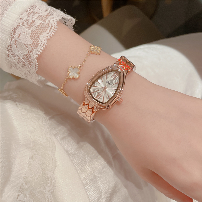 Armbånd dame quartz ur slange hoved form urskive meget smuk guld dame ure første valg  a512
