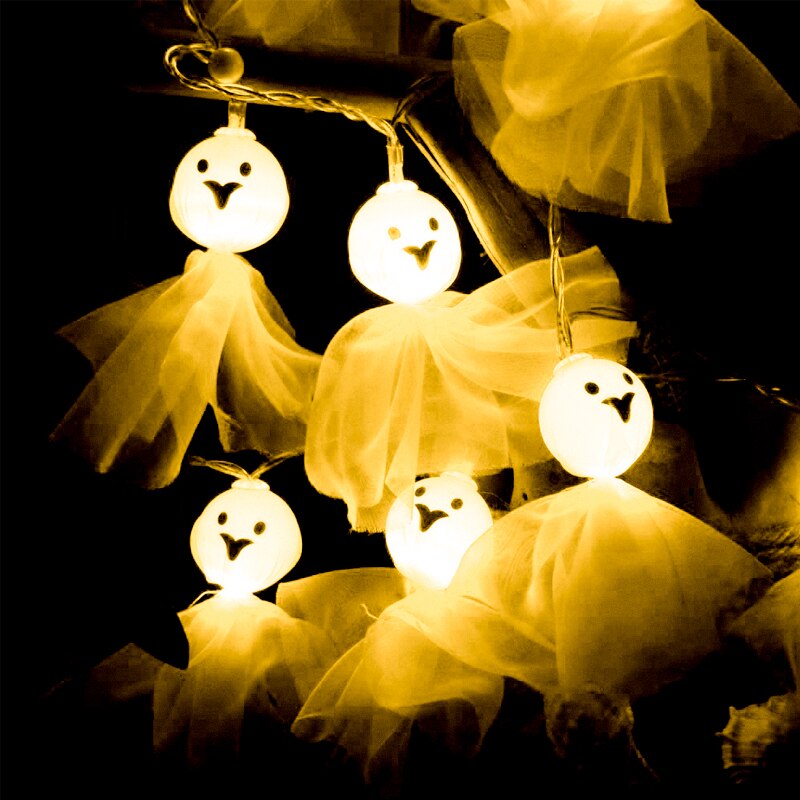 Halloween lichtsnoer met 10/20 led-lampjes, een lichtsnoer met led-lampjes, een pompoen, een skelet, een bot, een spook, een vleermuis en een spin.