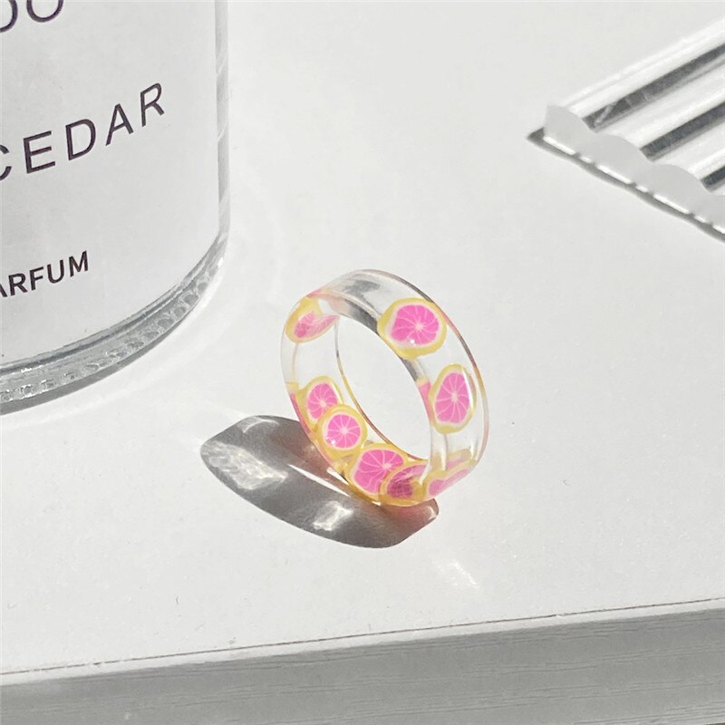 Anillos de resina transparente hechos a mano para niñas, joyería geométrica redonda de limón y fresa, de: 7