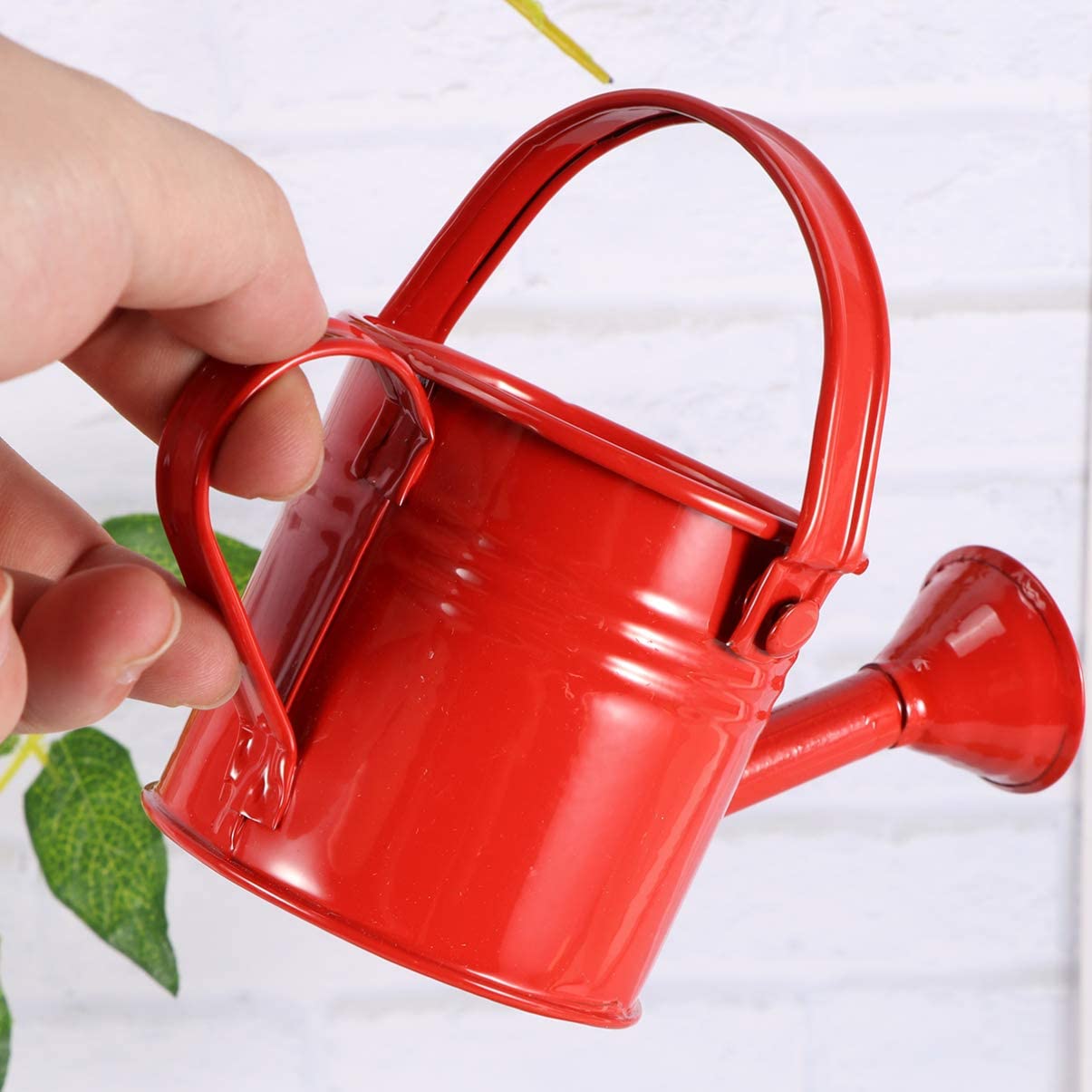 Mini regadera pequeña de Metal para jardín, hervidor de agua de colores sólidos para flores, rociados accesorios, 1 pieza