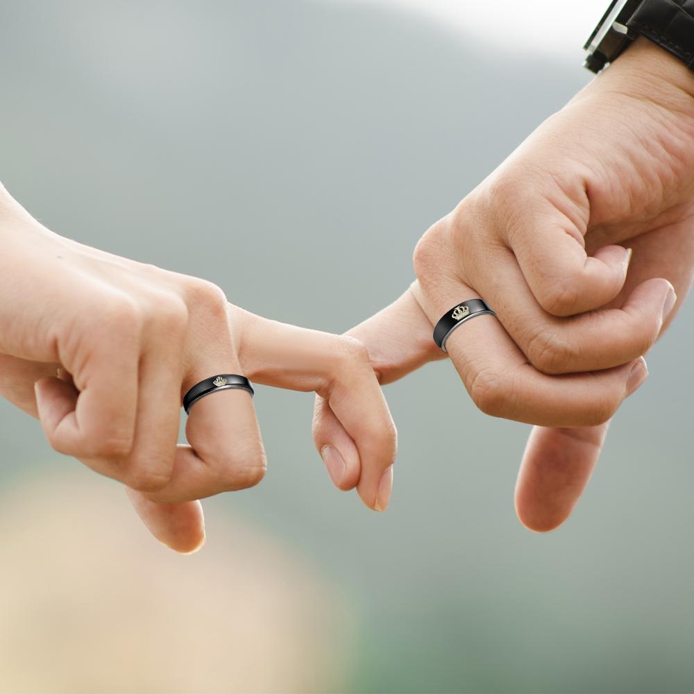 BONISKISS Her King His Queen Titanium Steel Couple Rings Wedding Band Set Anniversary Engagement Promise Ring Lovers