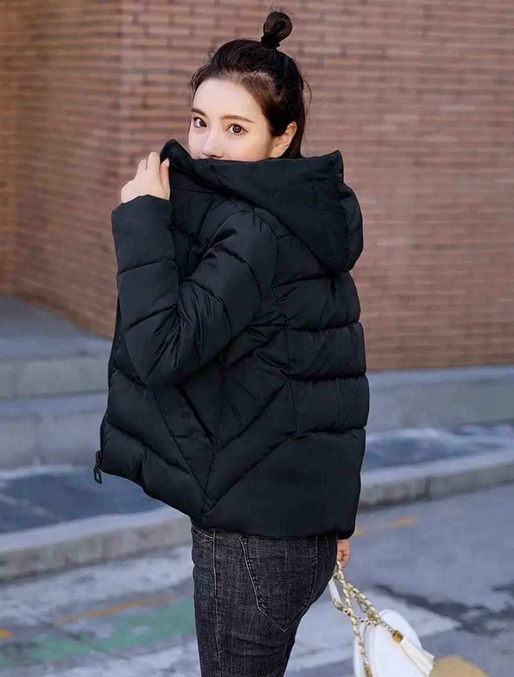Goedkope klassieke dames winterjas, katoenen jas, zachte waterdichte dames winterjas van katoen met capuchon.