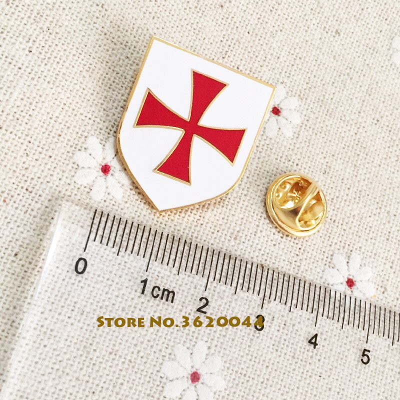 50 stks Vrijmetselaar Custom Badges Masonic Mason Revers Pin Christian Leger Crusader Tempeliers Rood Kruis Witte Shield Pins Broche