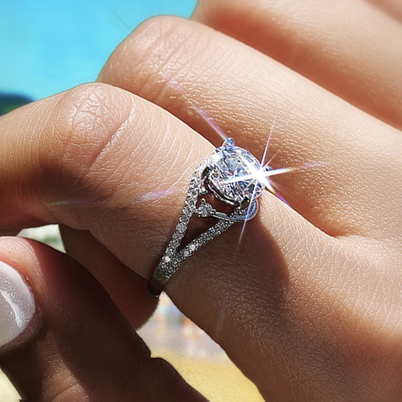 Huitan Nuovo Disegno Impegnarsi Donne Anello Rotondo AAA cubo Zirconia Pietra per la Proposta di Matrimonio Del Partito Anelli per Anima Gemella Alla Moda gioielli