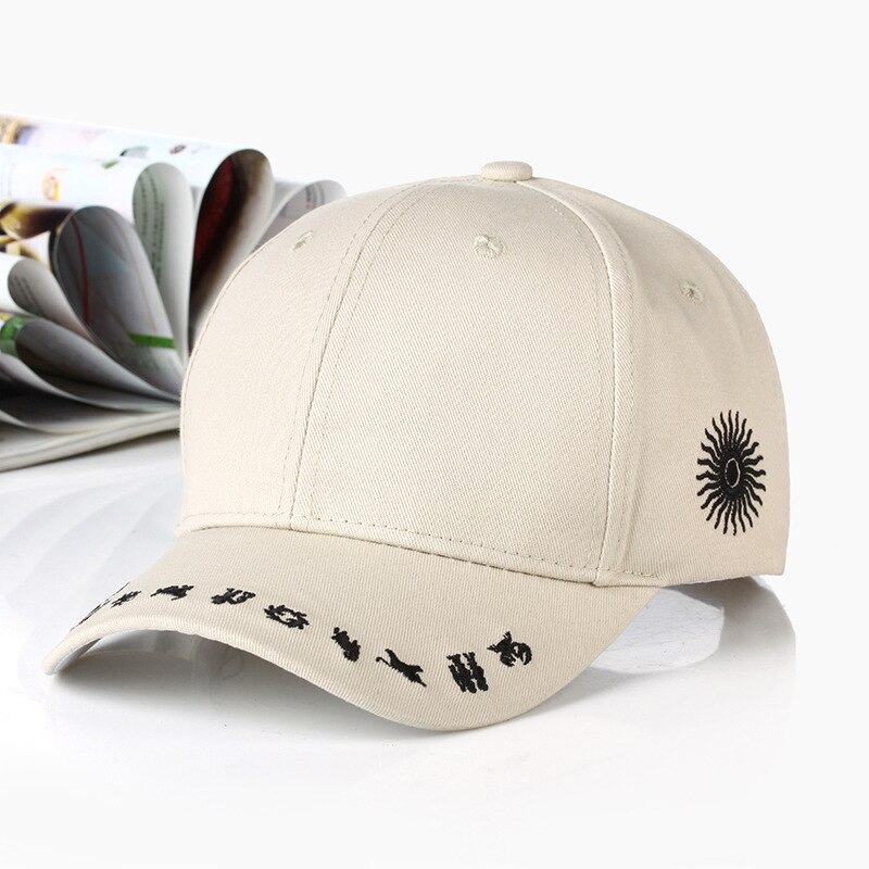 Brevbroderi sort hvid kasket bomuld snapback hatte til mænd kvinder hip hop monterede baseball kasketter: Sol-beige