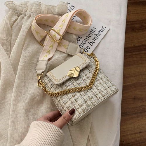 191227 Ivog Alledaagse Vrouwelijke Kleine Schoudertas Crossbody Handtas Zwart Bont Ketting Geometrische Emmer Tassen Voor Vrouwen: Creamy-white