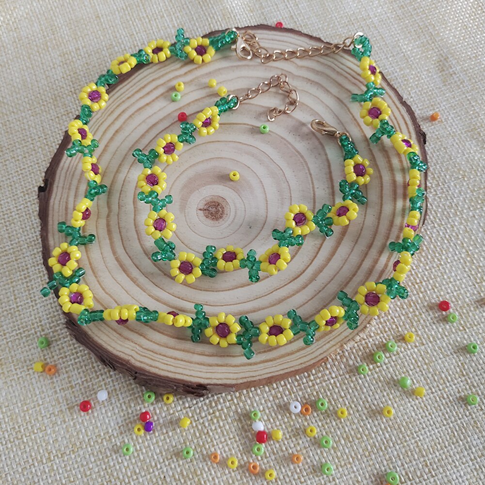 Dvacaman Korean Trendy Colorful Little Daisy Flower Beaded Necklace for Women Boho Acrylic Bead Clavicle Necklace Choker Jewelry