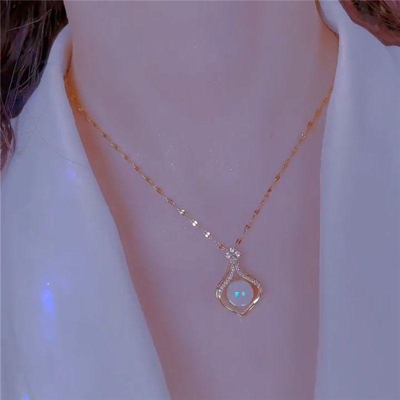2023 Four Pearl Choker Necklaces Girl Summer Luxury Baroque Pearl Pendant Clavicle Chain For Women Jewelry: Pure Gold Color