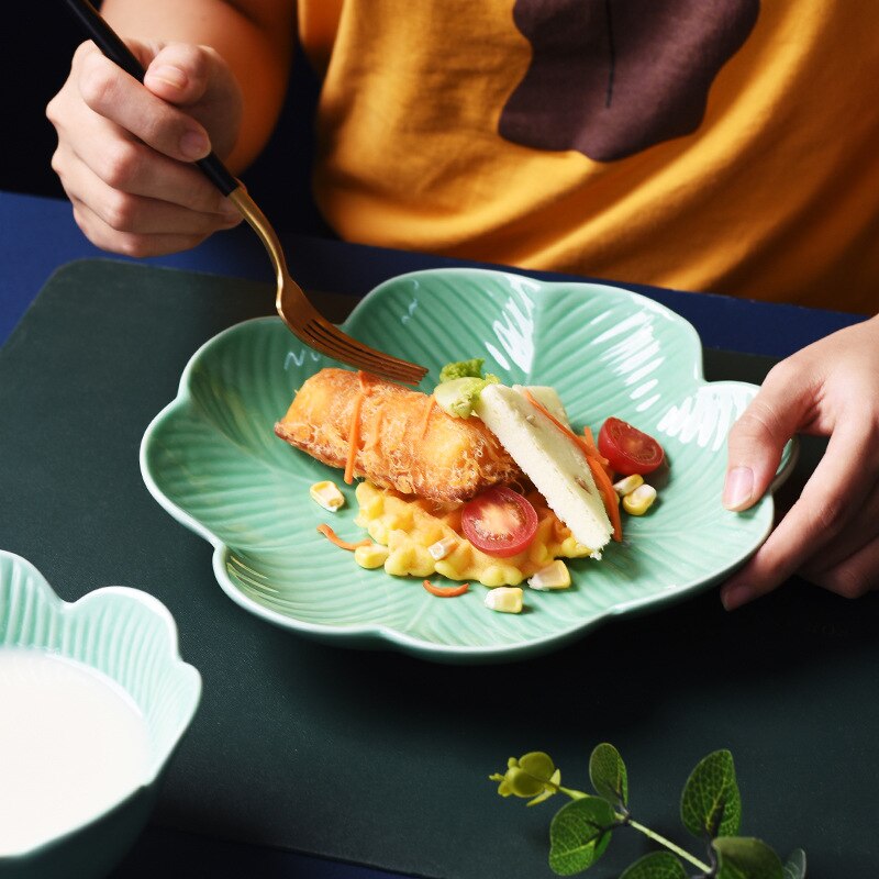 leaf-shaped tableware Home ceramic breakfast plate fruit salad dish net red soup dish deep plate