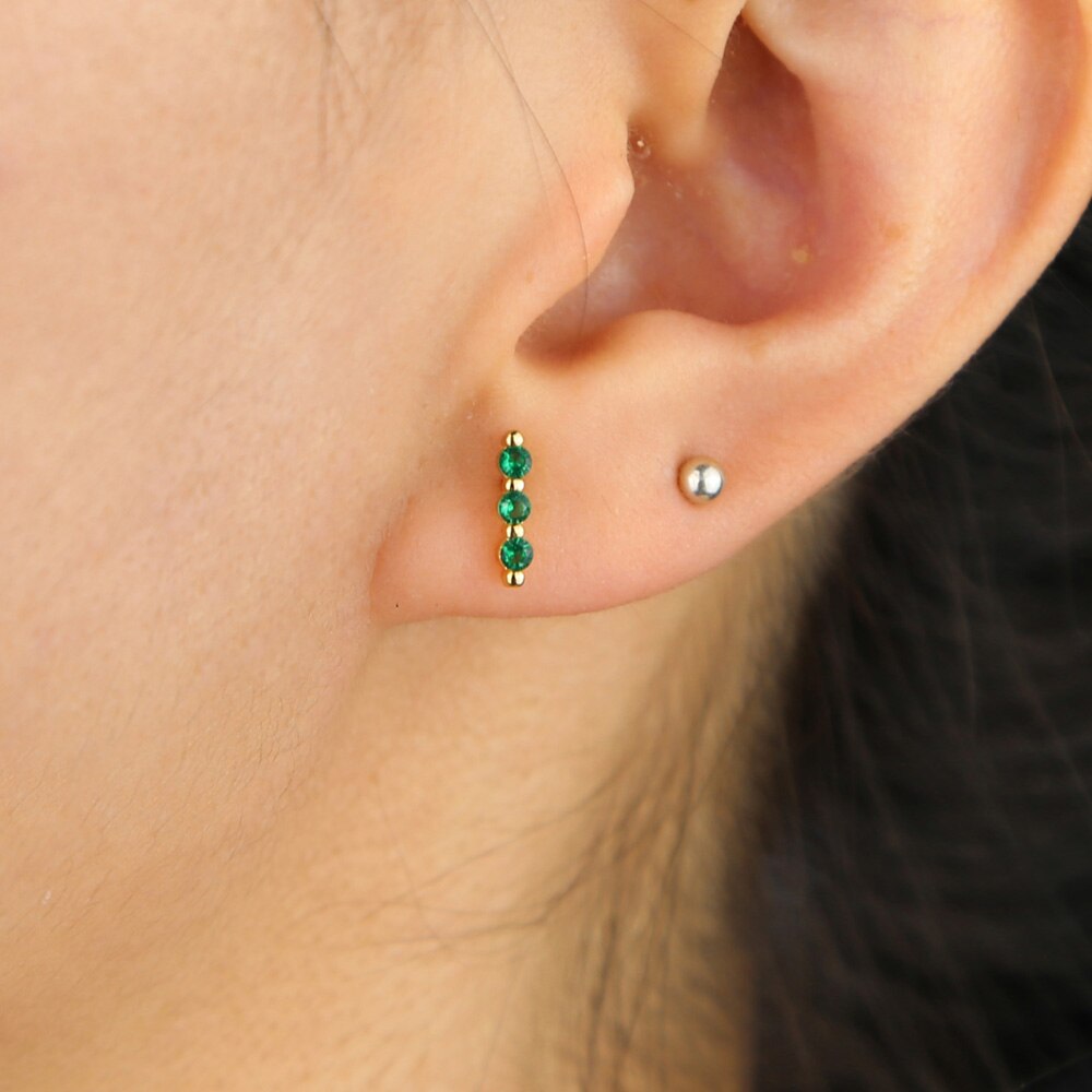 Oro riempito Colorate Birthstone rosso verde blu bianco cz bella di Modo di fascino Europeo Delle Donne sbarra orecchini della vite prigioniera dei monili arcobaleno