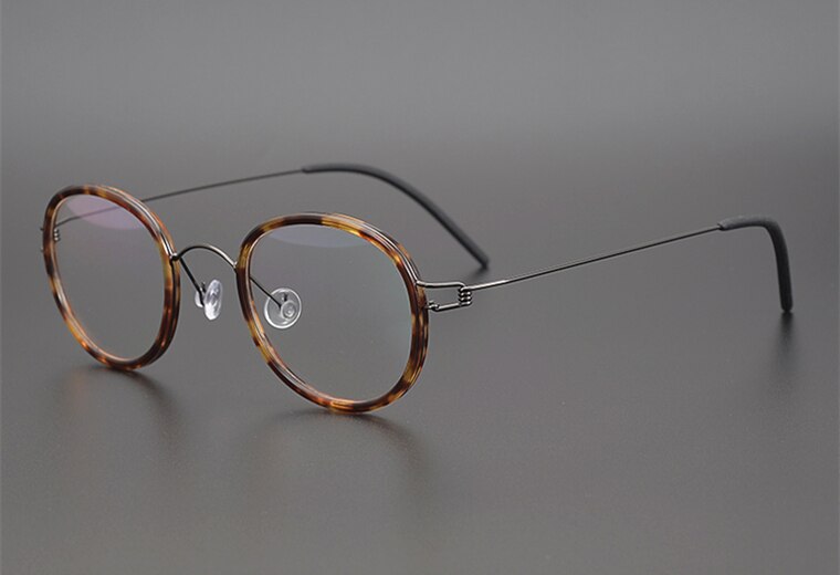 2022 Denemarken Titanium Brilmontuur Mannen Vrouwen Schroefloos Brillen Ultralight Retro Ronde Optische Brillen Handgemaakte: Tortoise Gun Grey
