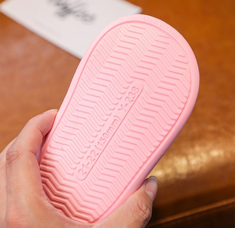 Cartoon Strawberry Kids Slippers for Boys Summer Beach Indoor Slippers Cute Girl Shoes Home Soft Non-Slip Cute Children Slippers