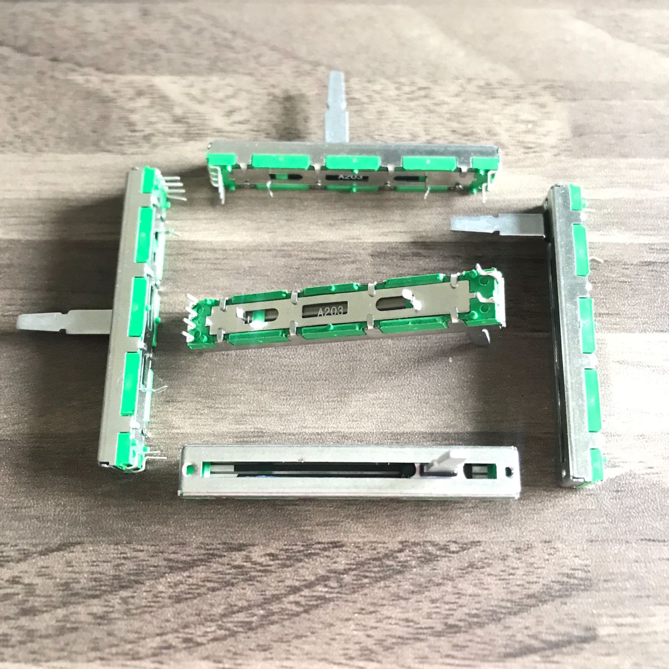 5 stks 60 MM 6 cm dubbele A20K A20KX2 A50K A50KX2 B20K B20KX2 mixer fader volume potentiometer fader A203 B203 20 MM handvat: Zilver