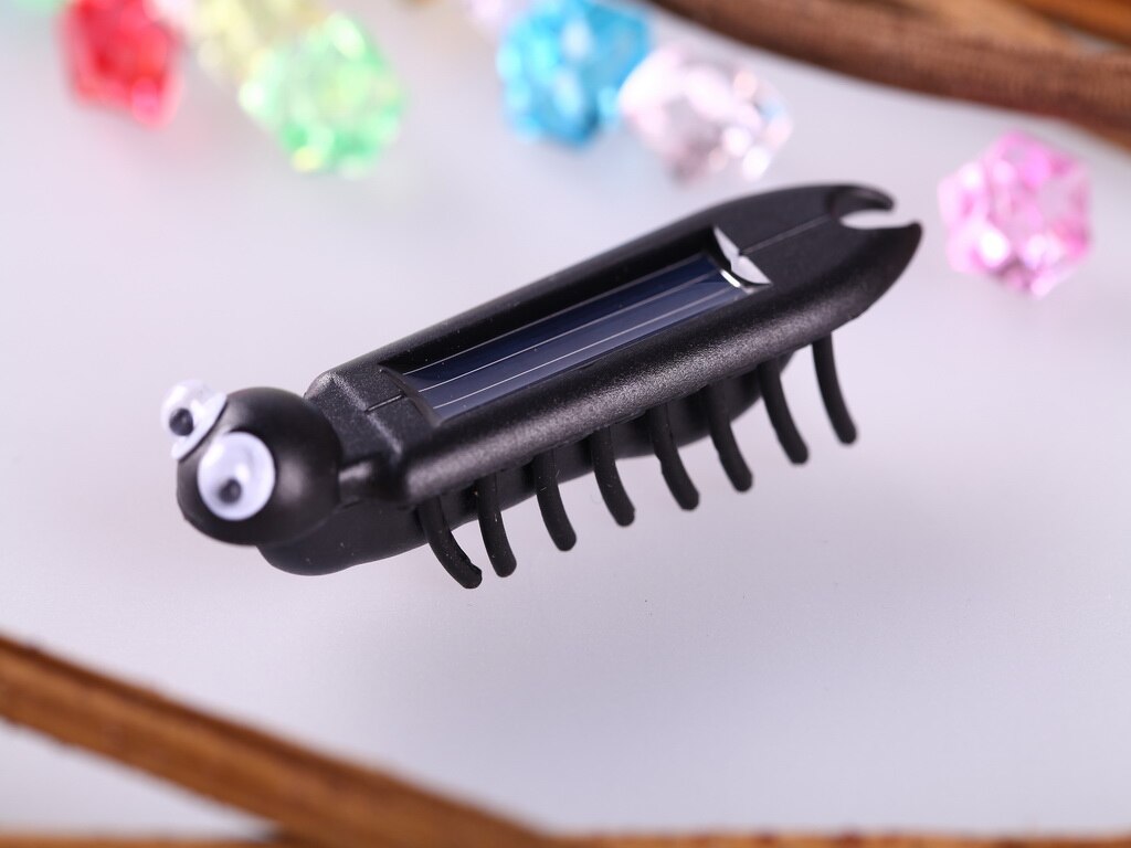 Solar Imitation Insect Toys Ant Car Butterfly Cockroach grasshopper spider tortoise no need Battery Can run Funny ladybug toys: Many feet insect