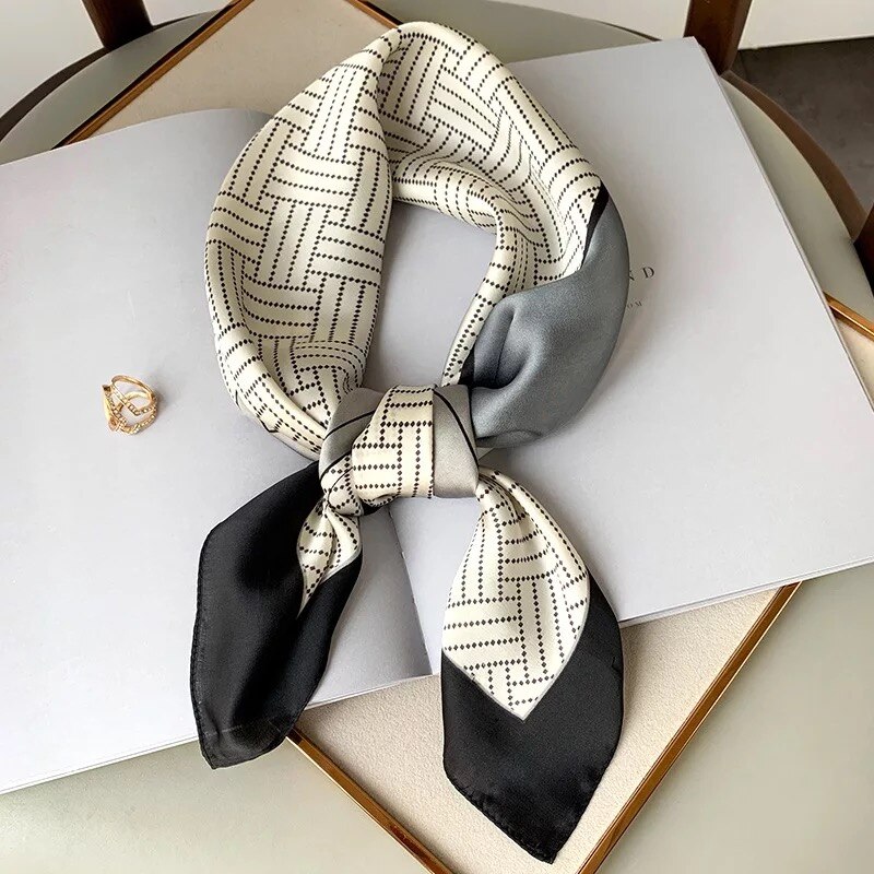 Silke satin hår tørklæde til kvinder tørklæde print bandana hoved tørklæder 70*70cm små sjaler hals tørklæder til damer