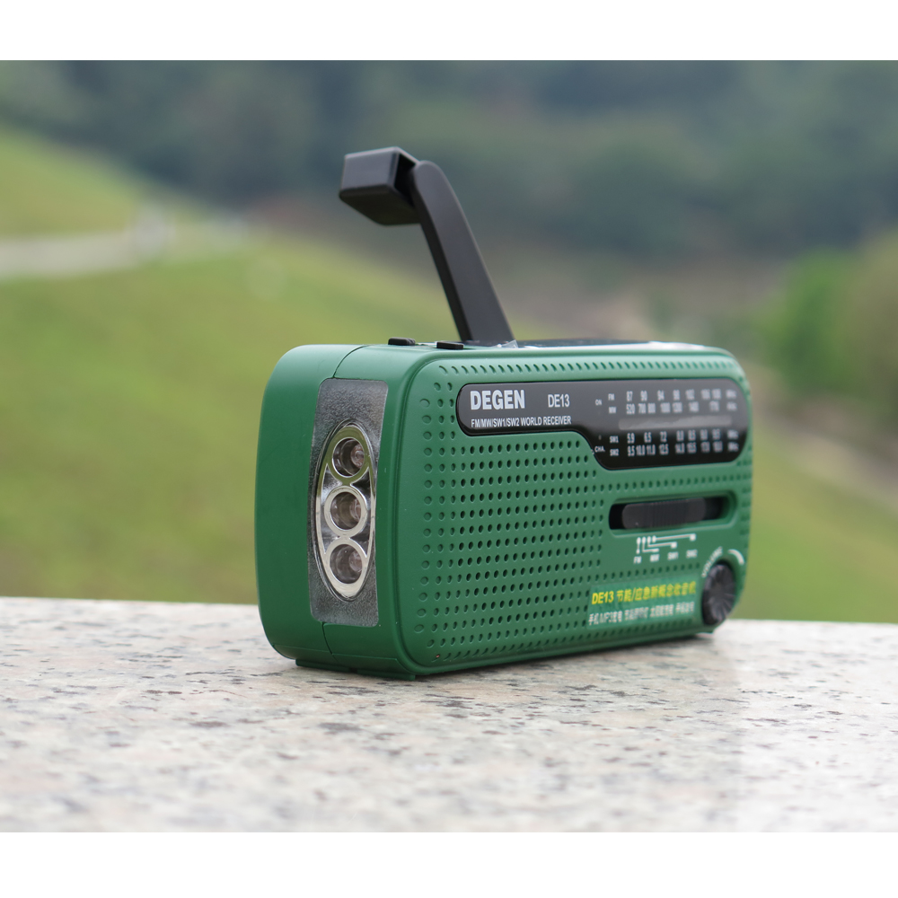 DEGEN DE13 Latarka FM Alarm przeciwsłoneczny Radio Zasilanie telefonu Radio awaryjne Przenośny odbiornik radiowy FM MW SW Crank