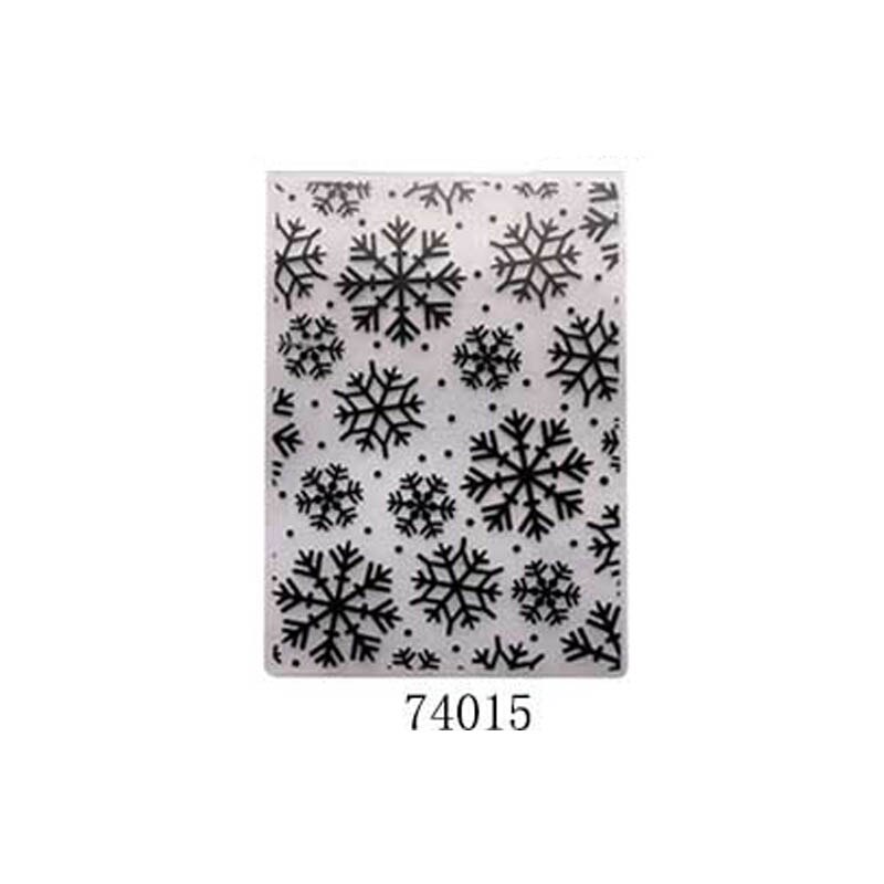 1Pcs Making Paper Cards DIY Photo Album Multifunction Embossing Folder Template Embossing Plastic Wedding Decoration: 74015 snowflake