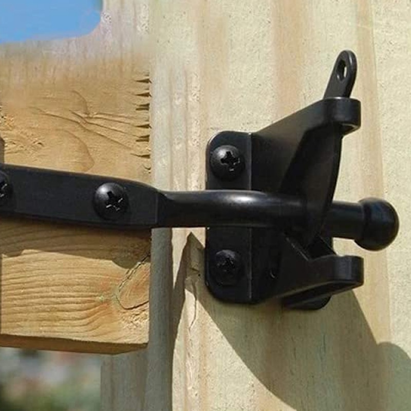 Selvlåsende låsespærre automatisk tyngdekraftshegn hegn låse til træ hegnsport dørlåse stål sort