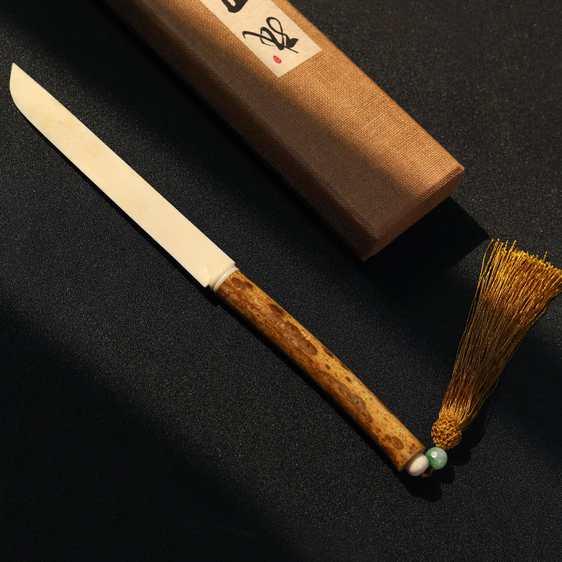 Chinese style retro Xuan paperpaper cutter simple tassel mahogany sandalwood beef bone cutter Art Paper Cutting Tool mail opener