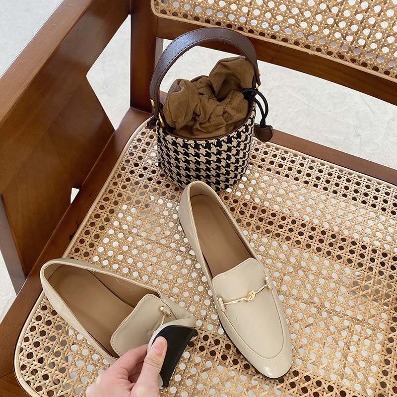 Dam flats skor loafers 3 färger slip on flats skor balett bekväma dam skor spring loafers metall skor: Beige / 6