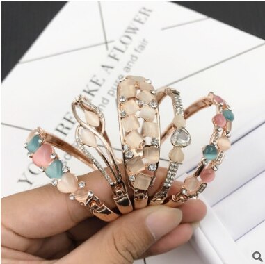 Counter big hand jewelry Korean rhinestone Opal bracelet female color bracelet