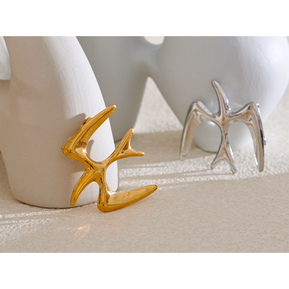 Yhpup 2024 Populaire Roestvrij Staal Glanzend Metalen Vogel Zwaluw Broche Pin Vrouwen Waterbestendig Decoratie Casual Broches Sieraden