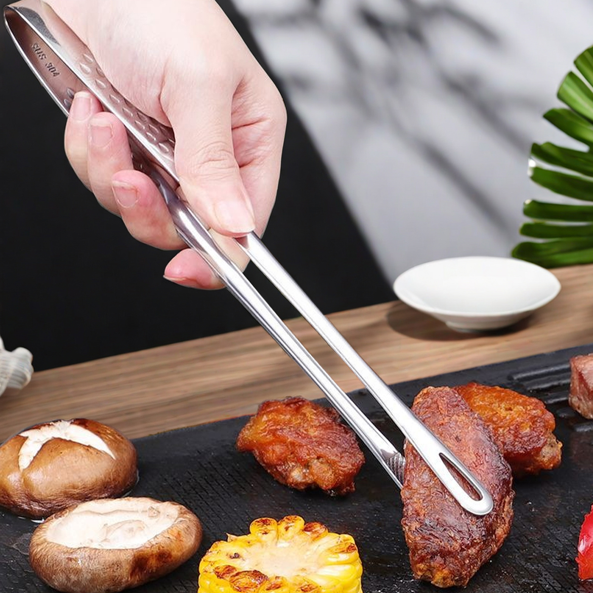 WORTHBUY 304 Stainless Steel Food Tongs Long Handle Non-Slip Barbecue Tongs Steak Tongs Kitchen Gadgets Accessories Cooking Tool