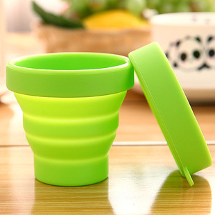 Sammenklappelig silikone kop rejse camping kop udvidelig drikke kop sæt folde krus med låg camping krus med låg: Grøn