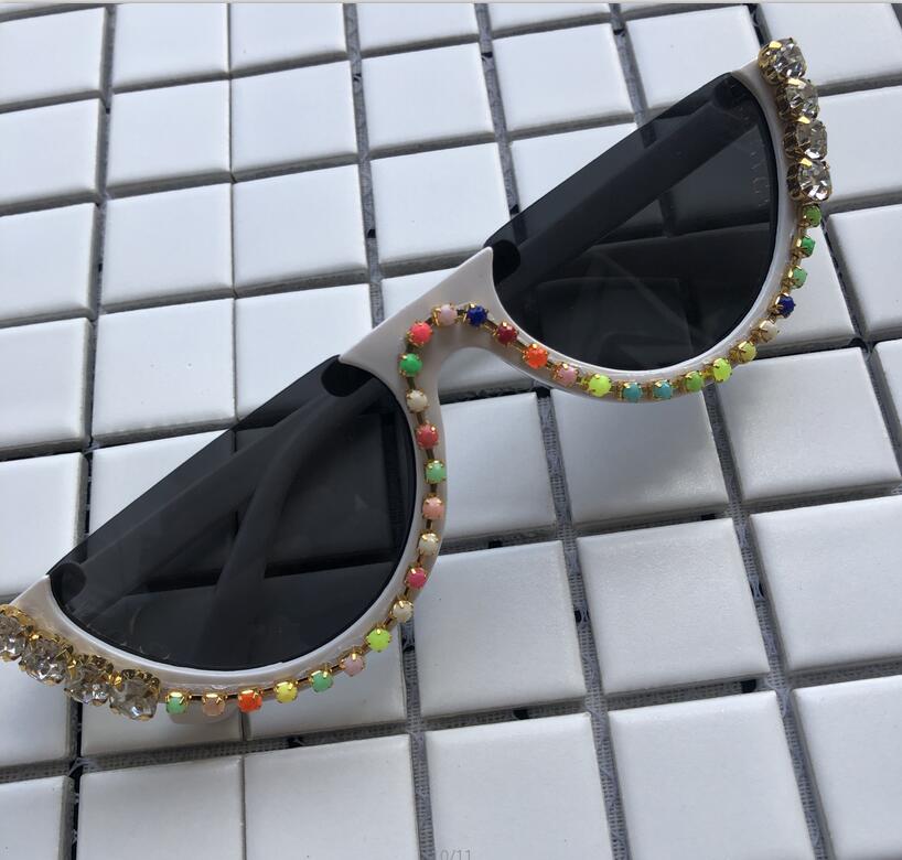 Handgemaakte Half Frame Regenboog Kralen Vrouwen Heren Zonnebrillen Kleine Diamanten Ketting Eyewear UV400 Shades Kleurrijke Gafas de sol