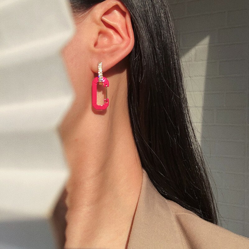 HUANZHI Bunte Emaille Metall Geometrische Schloss Platz Stift Zucht Ohrringe Hohl Strass für Frauen Mädchen Reise Schmuck