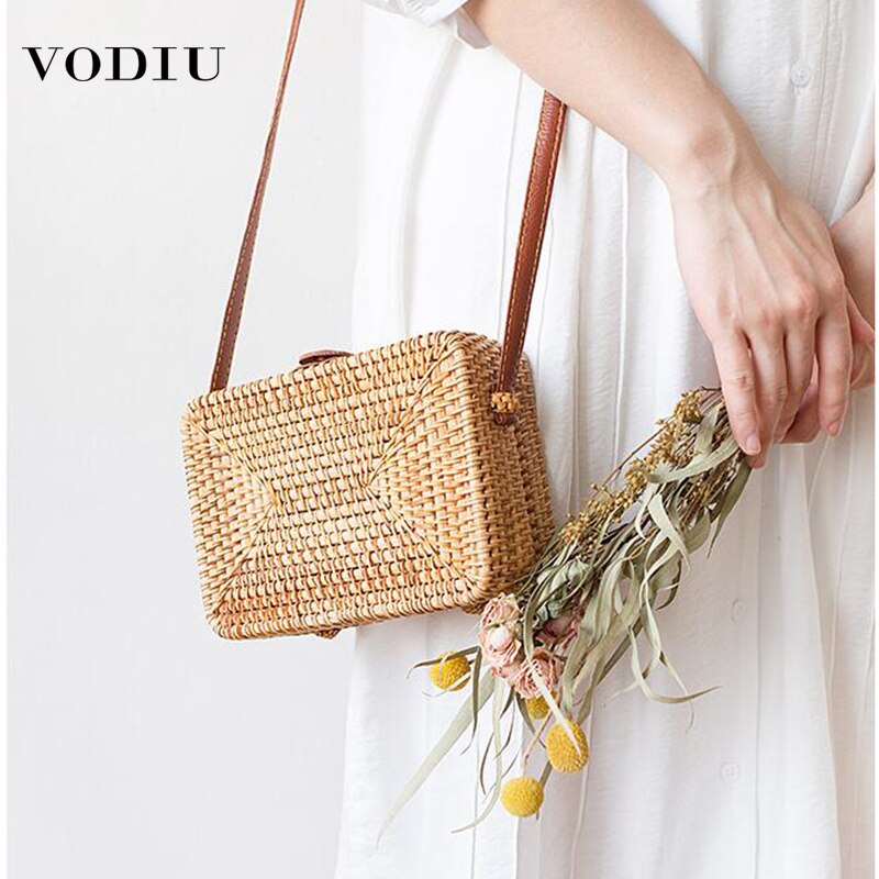 Women Shoulder Bad Rattan Sele Mini Round Retro Literary Leather Buckle PU Strap Handmade Woven Lady Beach Crossbody Bags