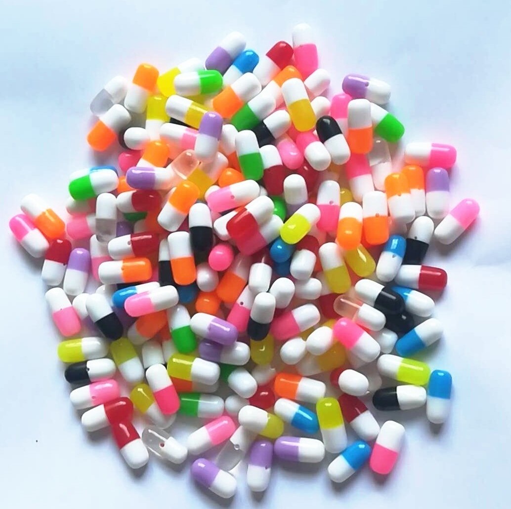 Hot DIY Pill żywiczne koraliki do kolczyków tworzenia biżuterii Multicolor 50 sztuk/partia 5*11.5mm z pół otworu