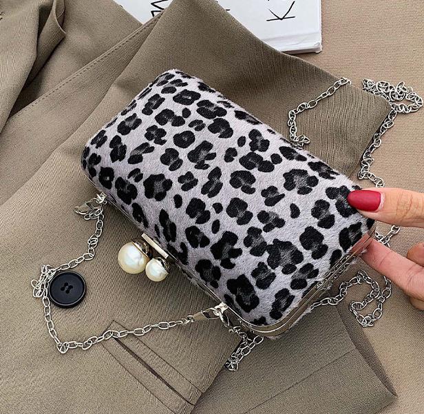 leopard perle spenne eske damehåndvesker kveldsveske skulderveske crossbody mini bag jenters uformelle kjedeveske: Grå