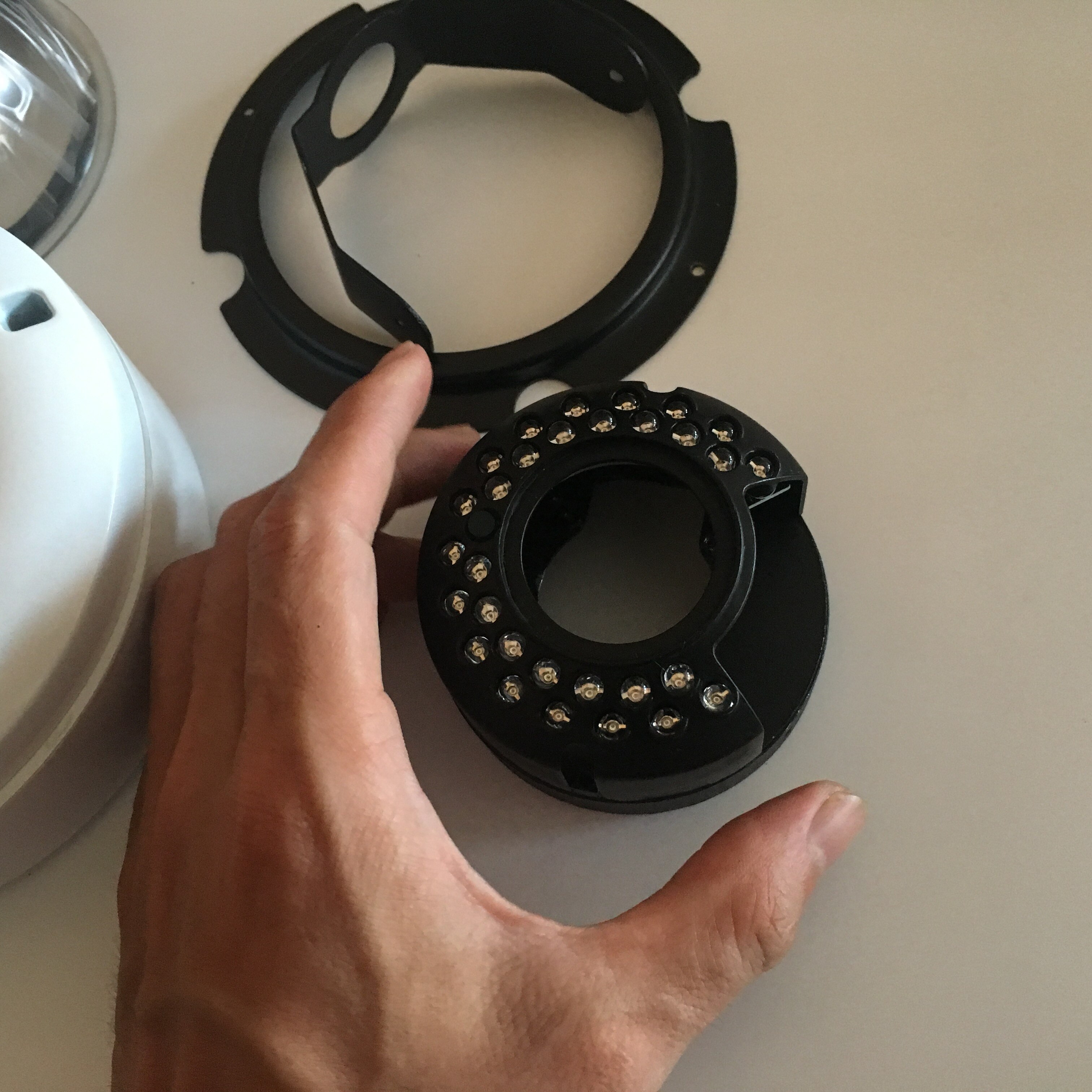 Metal explosion-proof shell Dome Cameras Housing + add 30 LED IR Security CCTV Camera Housings For Zoom Auto Focus Lens PCB