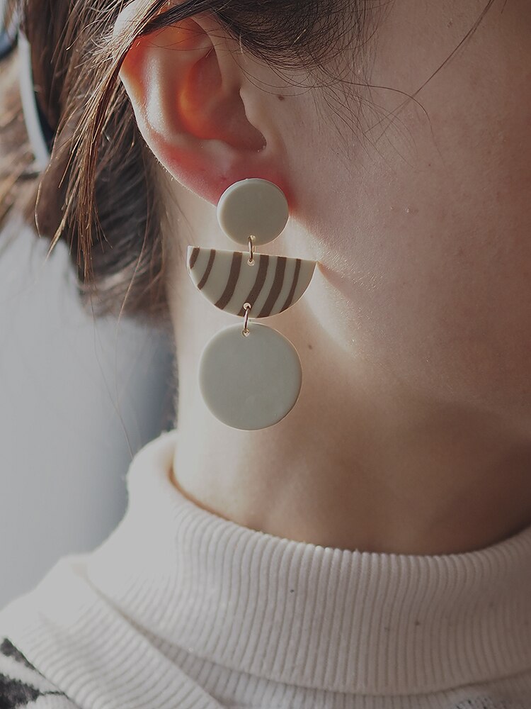 Jordfarvede strimler mønster stor størrelse dingle hele sæsonen match særlige unikke udsagn polymer ler øreringe sæt