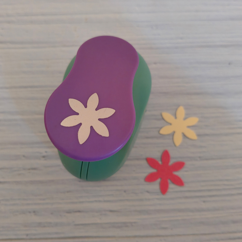 Furador de flores de 1,8 cm - 2,5 cm, perforador para hacer espuma Eva con corte de papel artesanal, álbum de recortes, ahorro de trabajo para niños, perforadora DIY hecha a mano: Verde