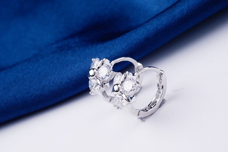 Yunkingdom Mode Clear Crystal Cz Kleine Hoop Oorbellen Voor Vrouwen Wit Goud Kleur Bloem Sieraden X0215