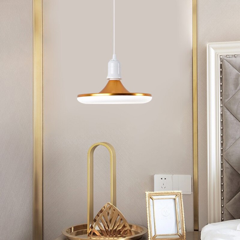 LED-lamp 220V E27-basis Huishoudelijke spaarlamp 30W / 50W Binnenverlichting Vliegende schotel Licht 6500K Plafondlamp Garagelicht