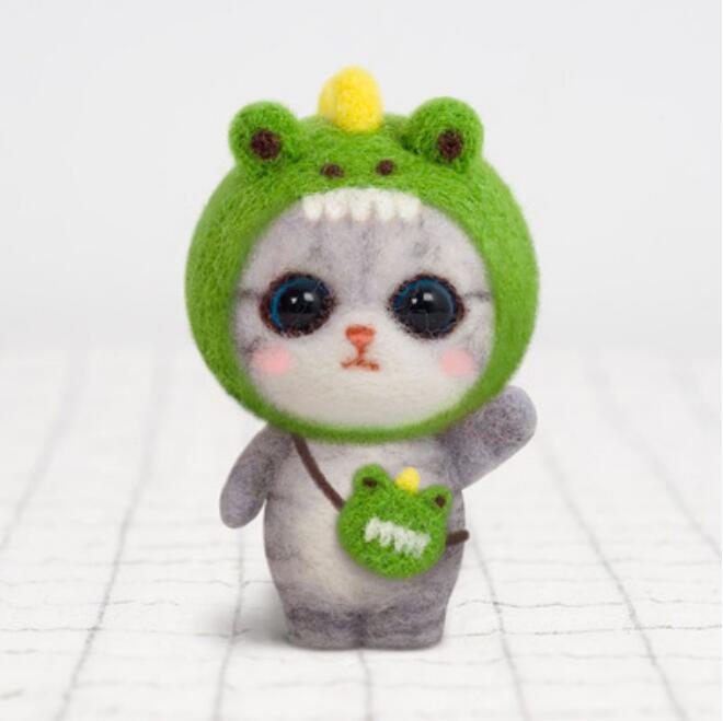 PUSSYCAT. wool needlepoint kit wool felt needle felting decoration craft needlecraft DIY ha: X