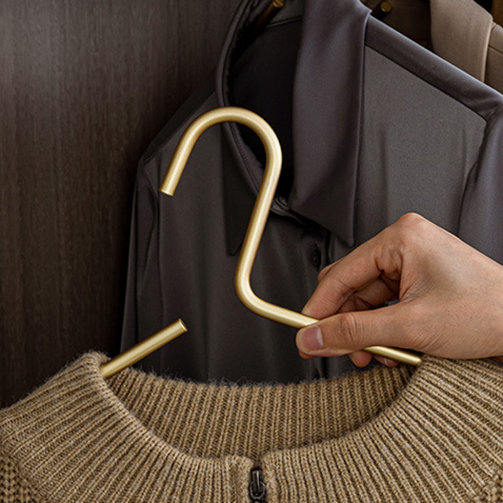 KleiderbüGel aus Aluminiumlegierung, hochwertiges, solides Raum-Aluminium, spurlos, leicht, luxuriös, eins-Stil, KleiderbüGel für Zuhause, Kleiderschrank