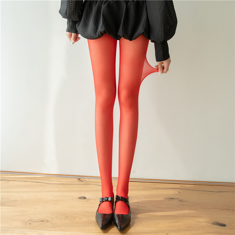 2025 Zomer 17 Kleuren Sheer Matte Fluwelen Panty vrouwen Transparante Zijden Kousen Dames Ultra Dunne Kleurrijke Panty: Rood