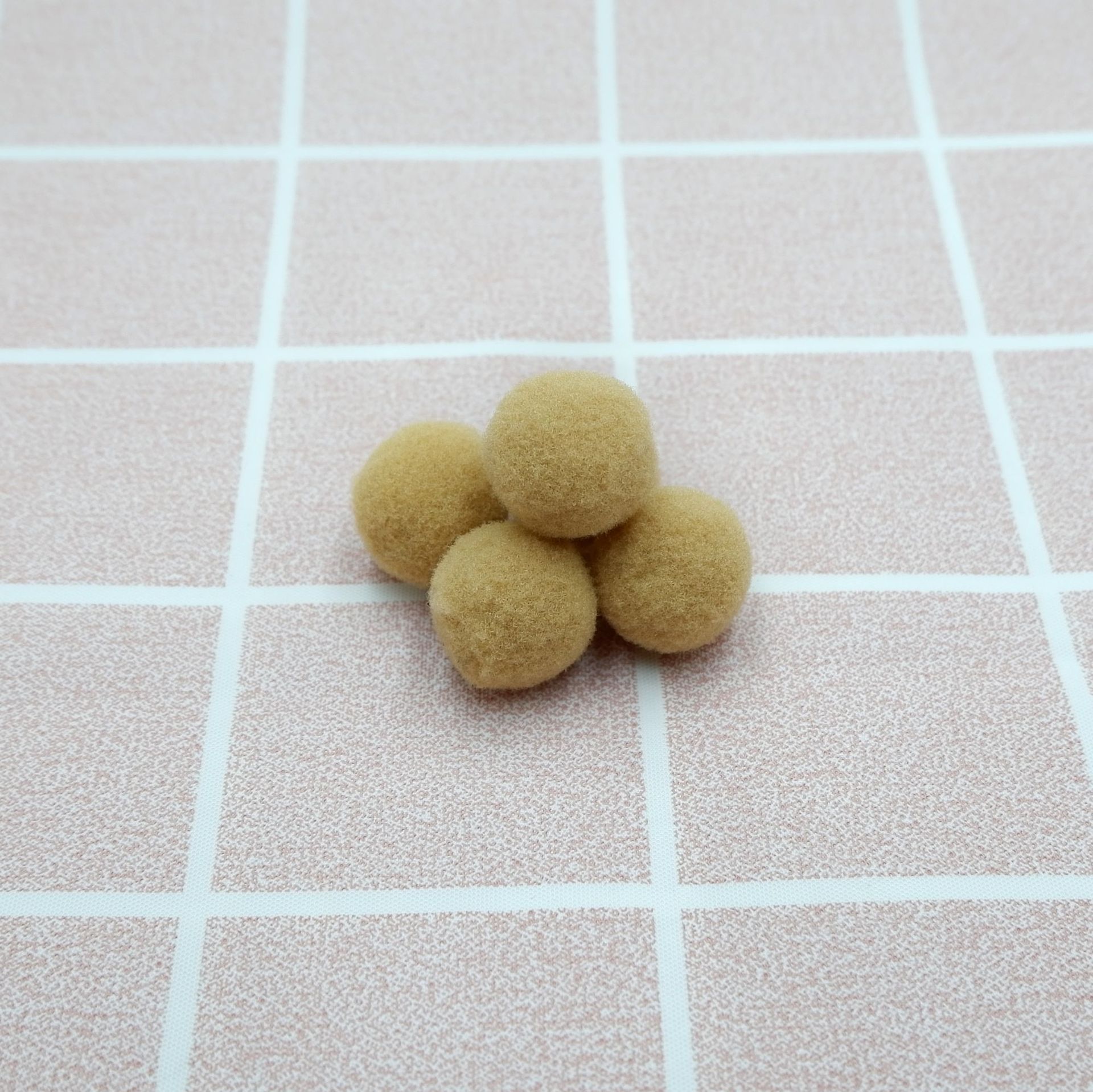 Home Decoration 500Pcs 8mm Pompoms Soft Pom Poms Fur Ball Arts Toys Crafts DIY Apparel Sewing Fabric Supplies FPJXZ146: Khaki