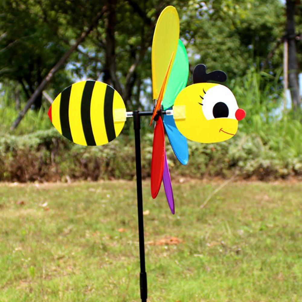 Molino de viento de plástico con forma de rueda, 3d colores al azar, bonito y encantador juguete para decorar el jardín con insectos.